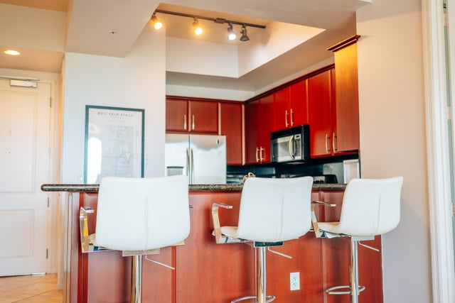 2 of 48 - 403 S Sapodilla Avenue #718, West Palm Beach, FL