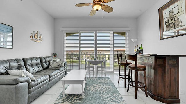 1 of 59 - 1 Harbour Isle Drive E #ph 02, Fort Pierce, FL