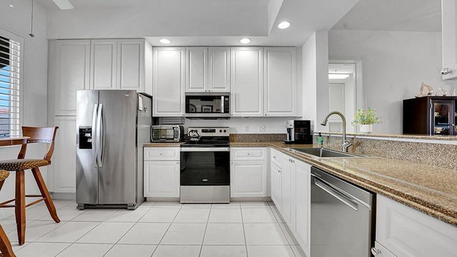 5 of 59 - 1 Harbour Isle Drive E #ph 02, Fort Pierce, FL