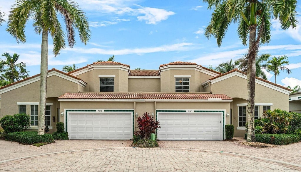 7690 Hummingbird Ct, West Palm Beach