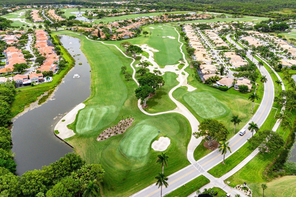 7690 Hummingbird Ct, West Palm Beach