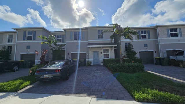 2 of 52 - 1677 Se 8th Avenue, Homestead, FL