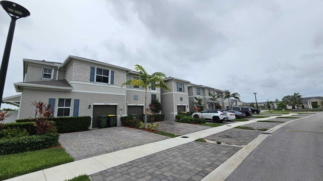 3 of 52 - 1677 Se 8th Avenue, Homestead, FL