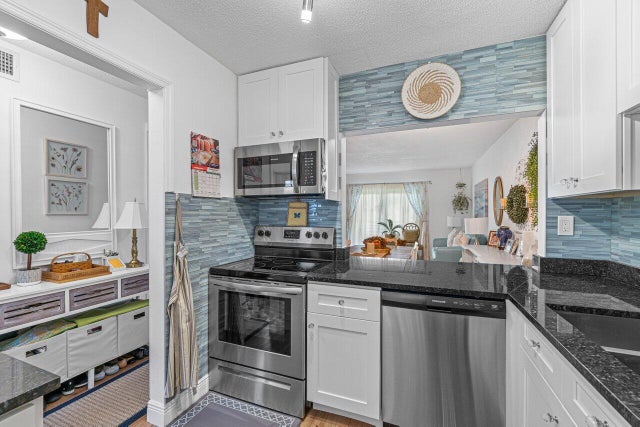 4 of 27 - 2855 S Garden Drive #211, Lake Worth, FL