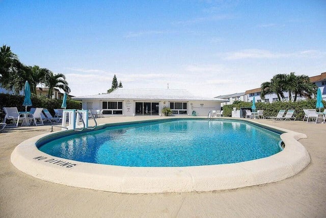 5 of 8 - 110 Shore 111 B Ct #111b, North Palm Beach, FL