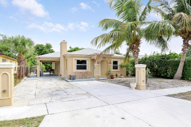 2 of 27 - 162 W 24th Street, Riviera Beach, FL