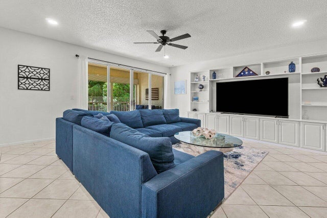 2 of 43 - 103 Half Moon Circle #e2, Hypoluxo, FL
