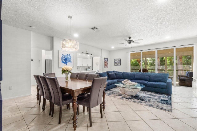 3 of 43 - 103 Half Moon Circle #e2, Hypoluxo, FL