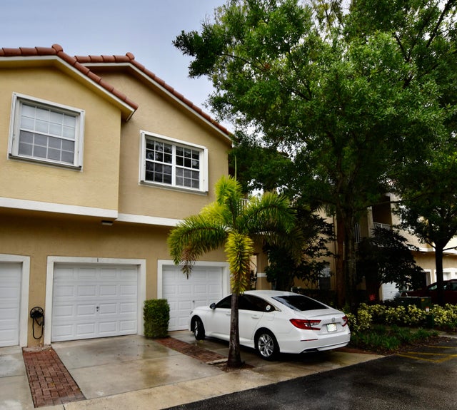 1 of 31 - 106 Lighthouse Circle #j, Tequesta, FL
