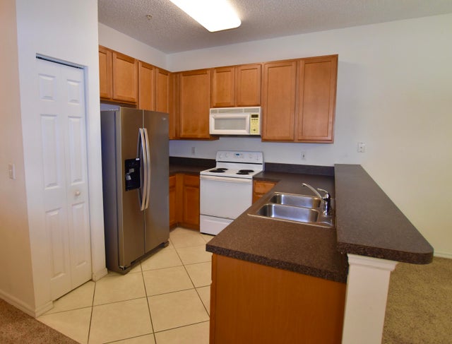 2 of 31 - 106 Lighthouse Circle #j, Tequesta, FL