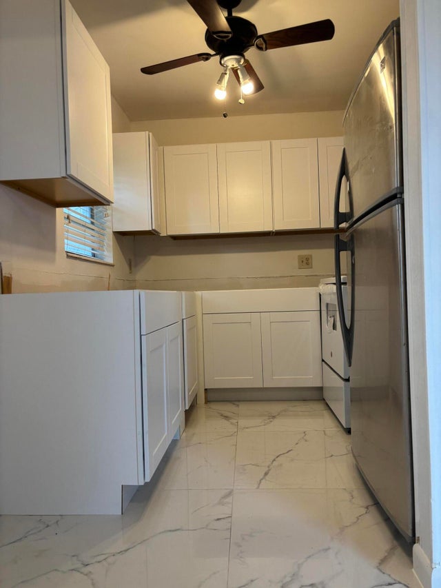 1 of 14 - 204 Salisbury I #204, West Palm Beach, FL