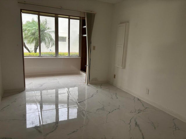 3 of 14 - 204 Salisbury I #204, West Palm Beach, FL