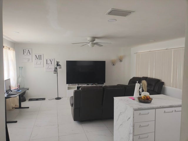 1 of 9 - 1249 Nw 18th St, Fort Lauderdale, FL