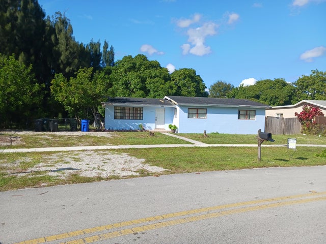 2 of 9 - 1249 Nw 18th St, Fort Lauderdale, FL