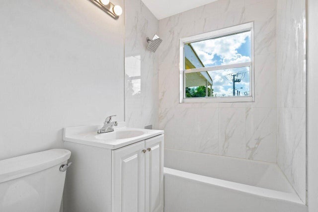 3 of 9 - 1249 Nw 18th St, Fort Lauderdale, FL