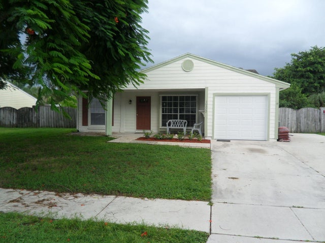 2 of 34 - 10672 Aquarius Lane, Royal Palm Beach, FL