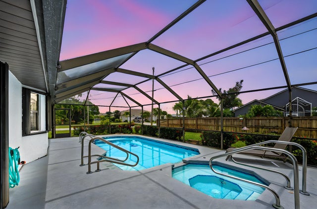 3 of 36 - 2690 Se Creston Lane, Port Saint Lucie, FL