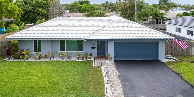 1 of 31 - 555 Nw 15th Avenue, Boca Raton, FL