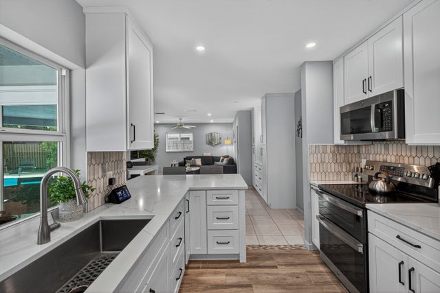 3 of 31 - 555 Nw 15th Avenue, Boca Raton, FL