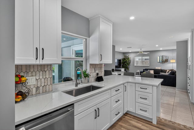 4 of 31 - 555 Nw 15th Avenue, Boca Raton, FL