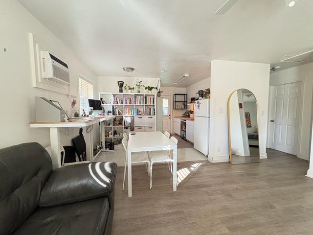 3 of 8 - 921 32nd Street, West Palm Beach, FL