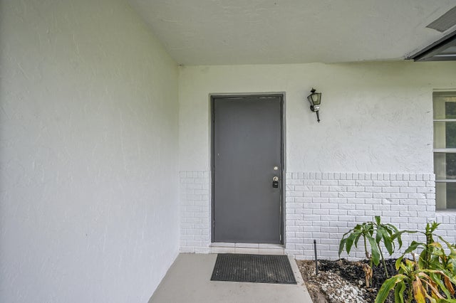 4 of 40 - 121 Puffin Court, Royal Palm Beach, FL