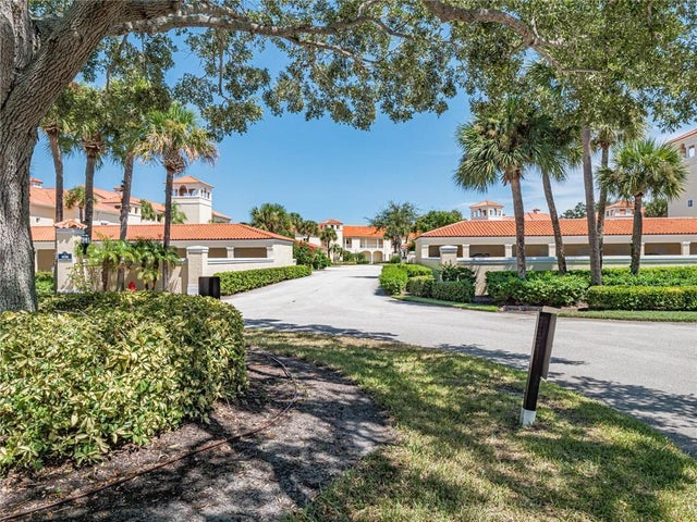 2 of 31 - 5010 Harmony Circle #203, Vero Beach, FL