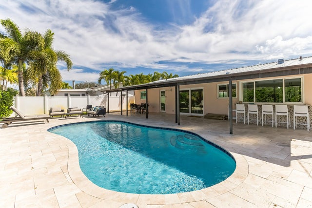 2 of 31 - 19 Willow Road, Tequesta, FL