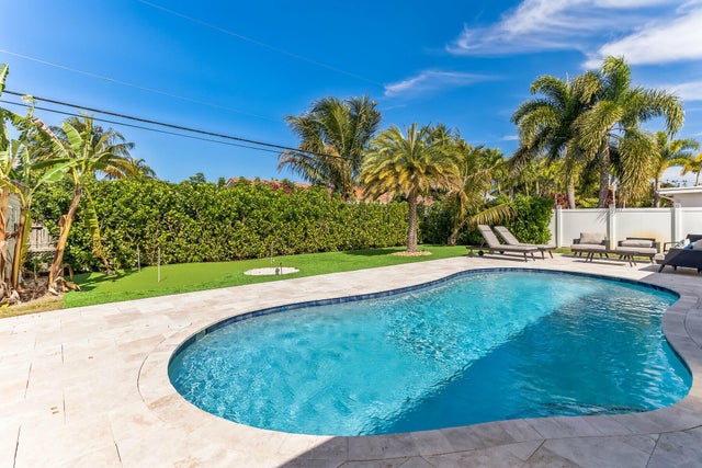 3 of 31 - 19 Willow Road, Tequesta, FL