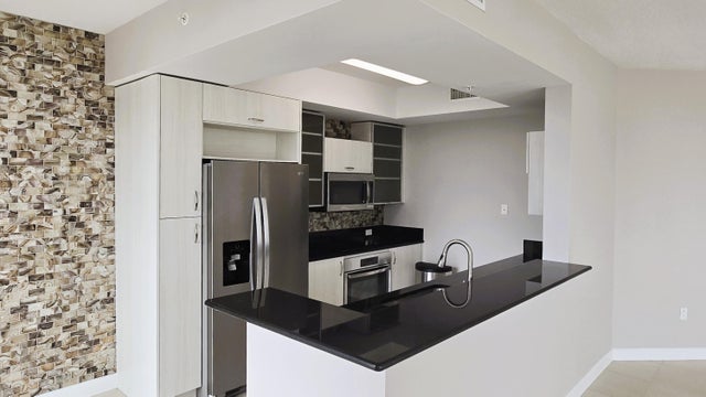 5 of 29 - 410 Evernia Street #701, West Palm Beach, FL
