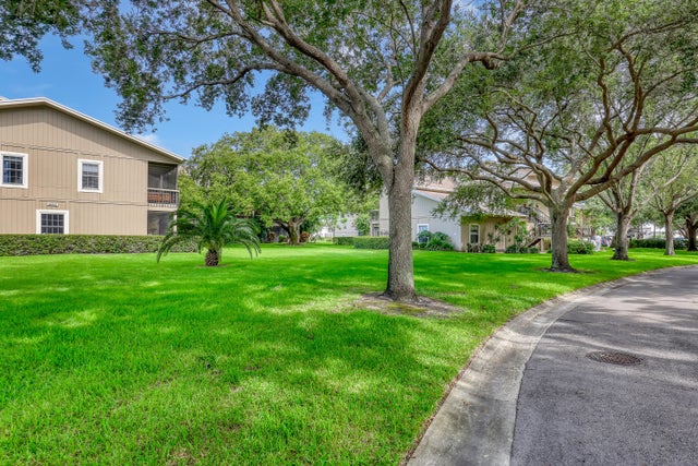 1 of 63 - 18390 Se Wood Haven Lane #e, Jupiter, FL