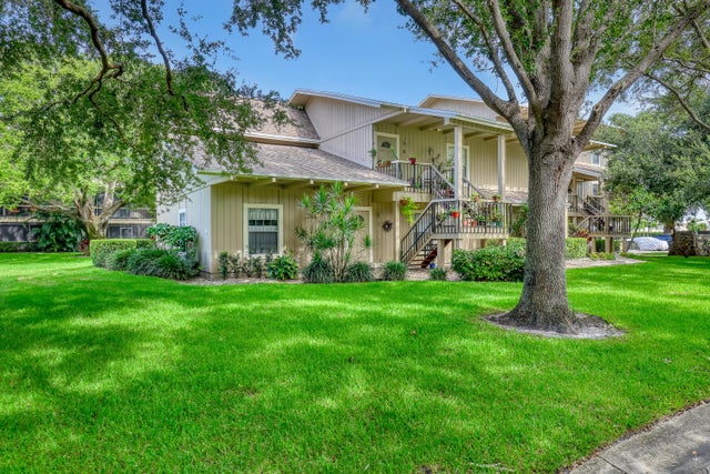 2 of 63 - 18390 Se Wood Haven Lane #e, Jupiter, FL