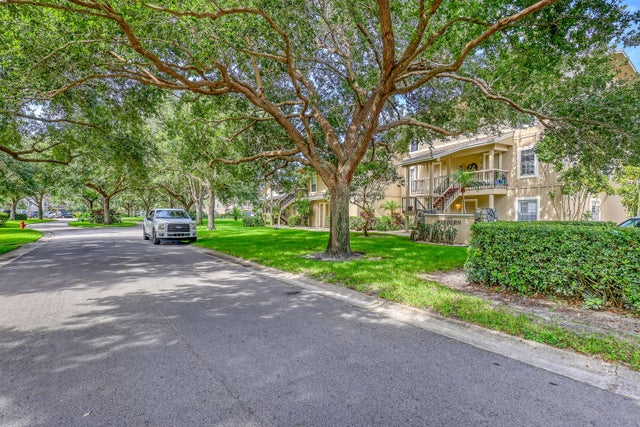 3 of 63 - 18390 Se Wood Haven Lane #e, Jupiter, FL