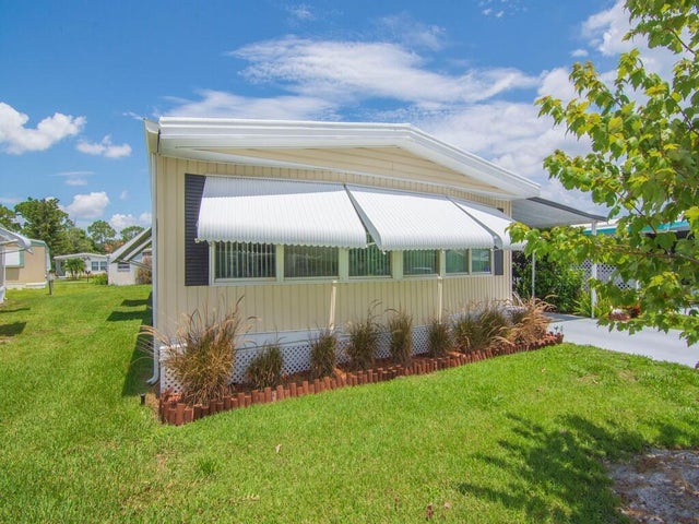 1 of 44 - 125 La Vaughn Circle, Jensen Beach, FL