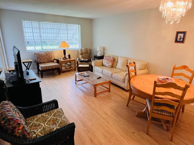 3 of 12 - 2812 S Garden Drive #206, Lake Worth, FL