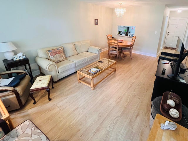 4 of 12 - 2812 S Garden Drive #206, Lake Worth, FL