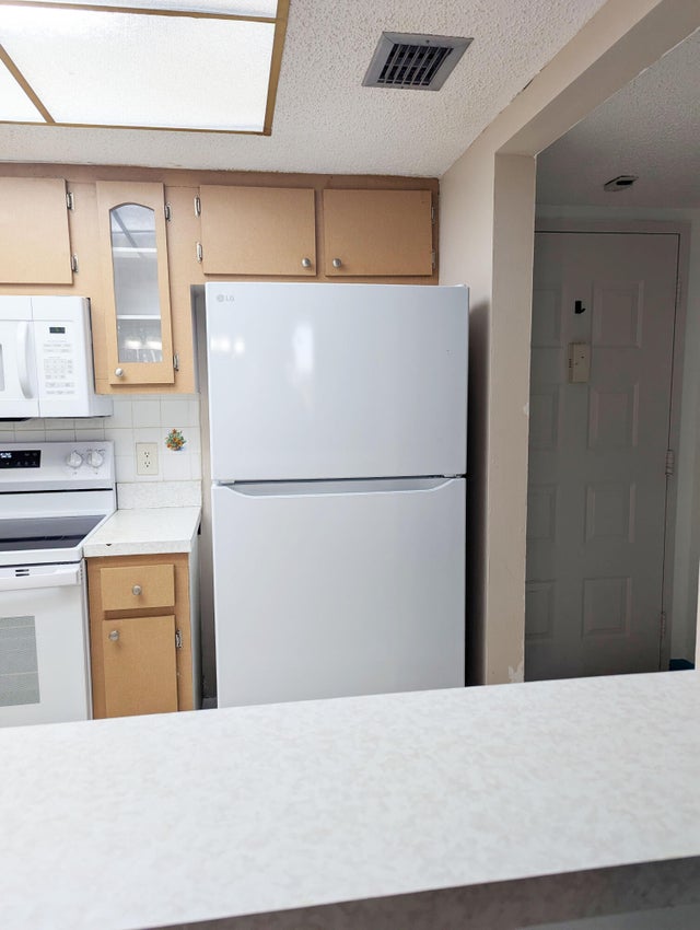 4 of 44 - 5550 Nw 44th Street #411b, Lauderhill, FL