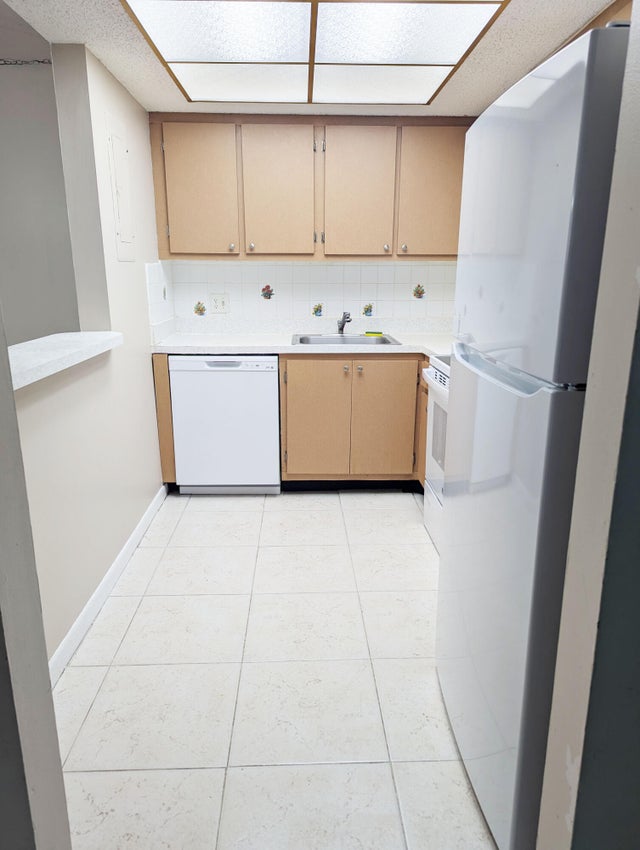 5 of 44 - 5550 Nw 44th Street #411b, Lauderhill, FL