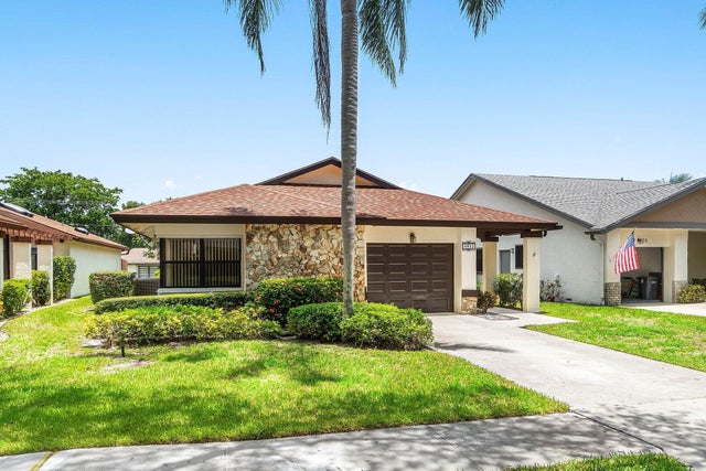 2 of 40 - 4932 Boxwood Circle, Boynton Beach, FL