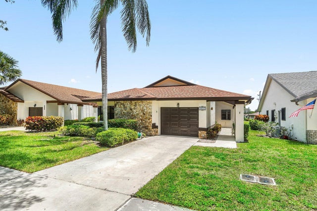 3 of 40 - 4932 Boxwood Circle, Boynton Beach, FL
