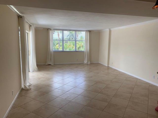 4 of 17 - 2600 N Flagler Drive #211, West Palm Beach, FL