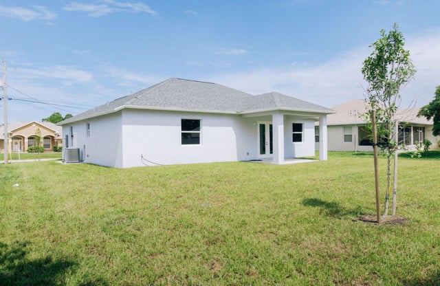 5 of 17 - 5941 Nw Center Street, Port Saint Lucie, FL