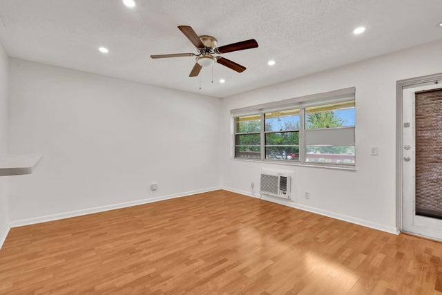 3 of 35 - 181 Canterbury H, West Palm Beach, FL