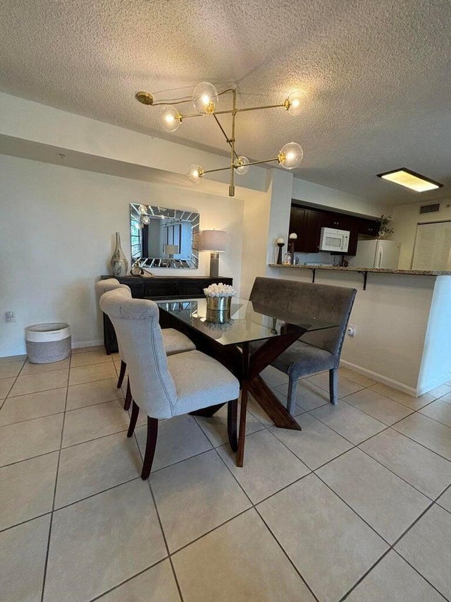 3 of 11 - 7824 Sonoma Springs Circle #204, Lake Worth, FL