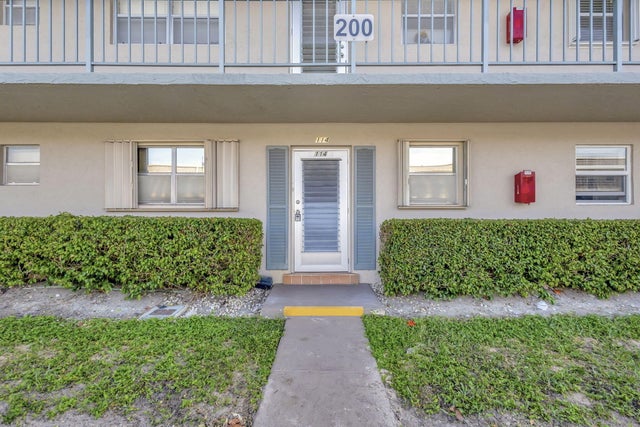 1 of 29 - 114 Oxford 200, West Palm Beach, FL