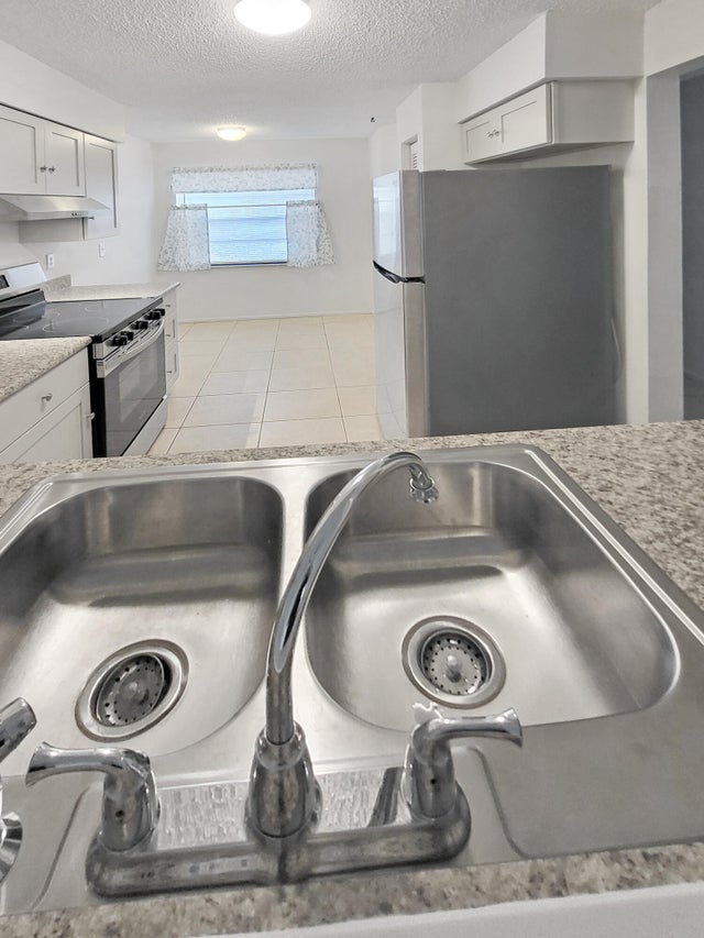 4 of 19 - 6024 Indrio Road #8, Fort Pierce, FL
