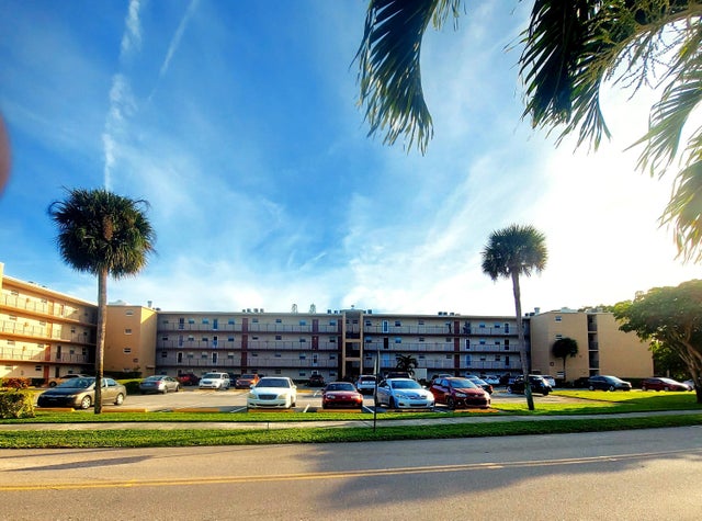 225 Bonnie Boulevard #106, Palm Springs