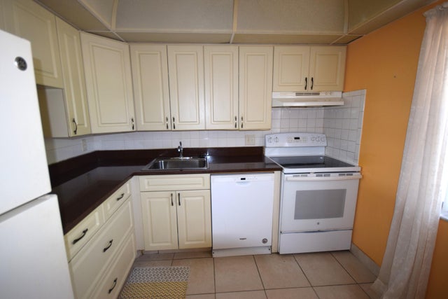 3 of 18 - 1055 Country Club Drive #206, Margate, FL