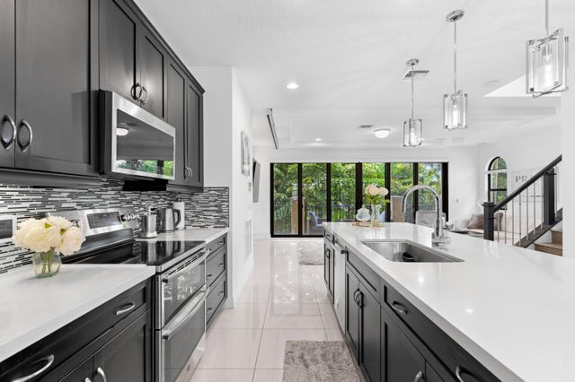2 of 34 - 614 Windward Circle S, Boynton Beach, FL
