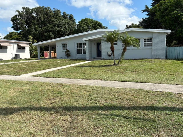 2 of 3 - 148 Ne Estia Lane, Port Saint Lucie, FL